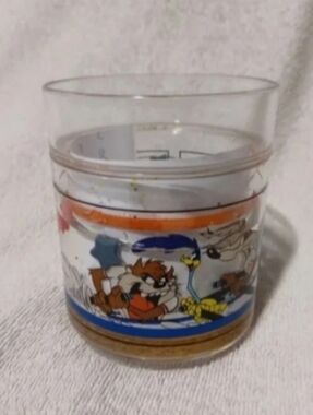 Vintage Looney tunes Olympic Canoeing tumbler cup